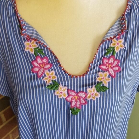 Hem & Thread Blue and white Striped Blouse NWT - Picture 2 of 7